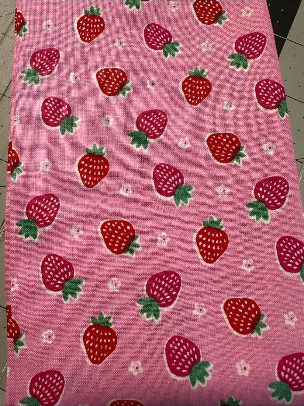 Handmade Kitchen Scarf Pink and Red Strawberries with White Towels - Picture 5 of 6